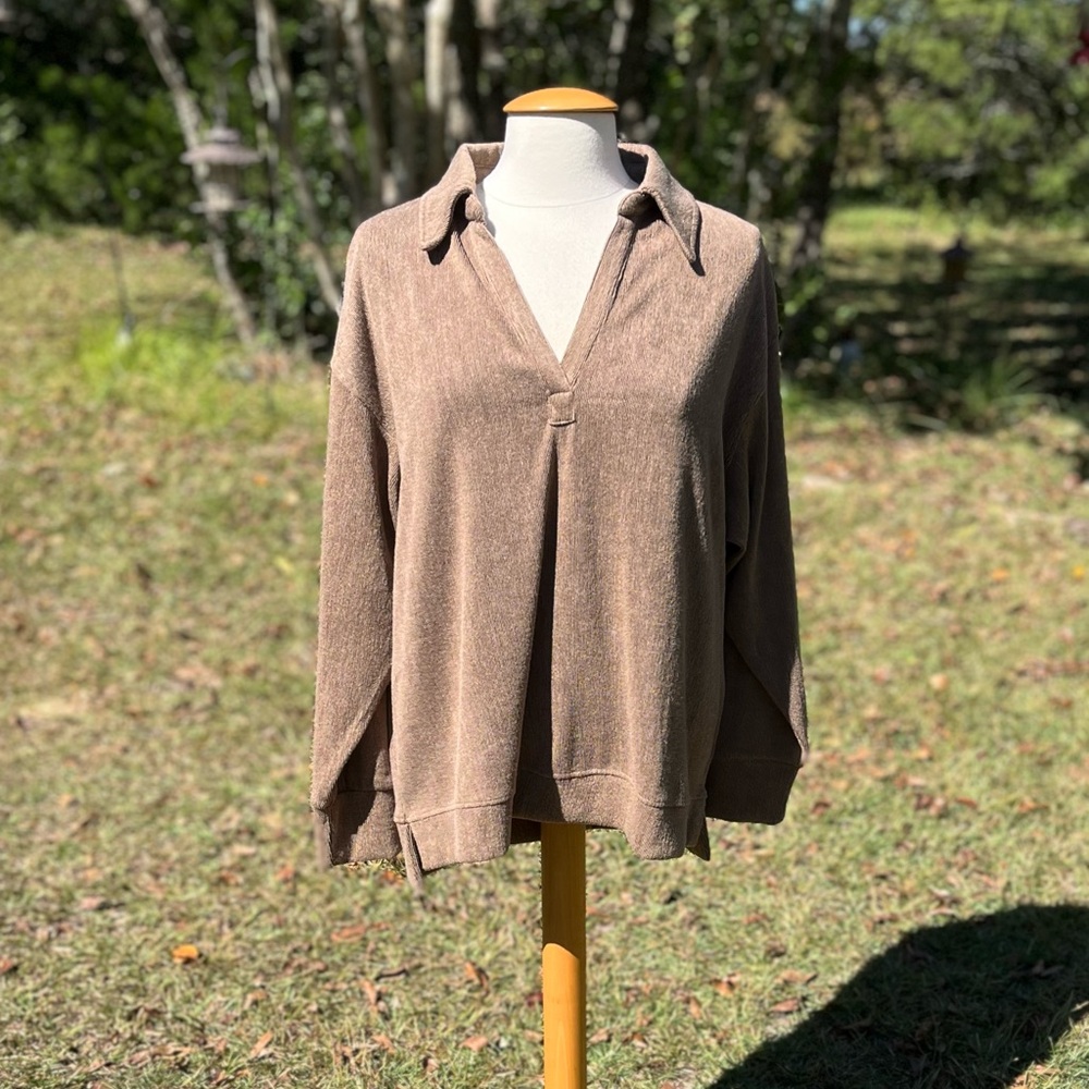 Her Entire Name Says Grace Brown Split Neck Collared Sweater Size S (CWT0001)